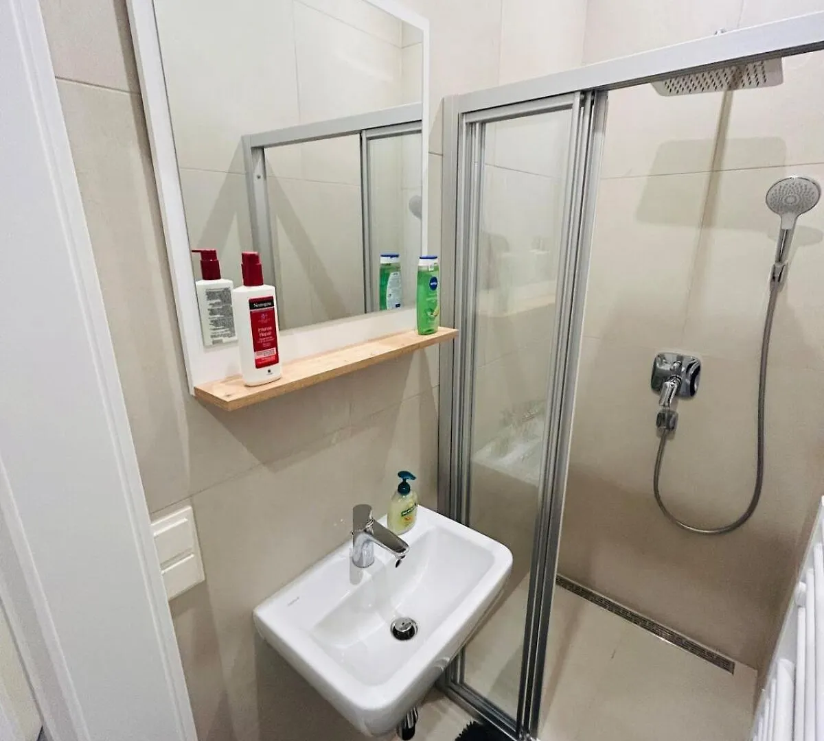Long Term Central Renovated Apartment
