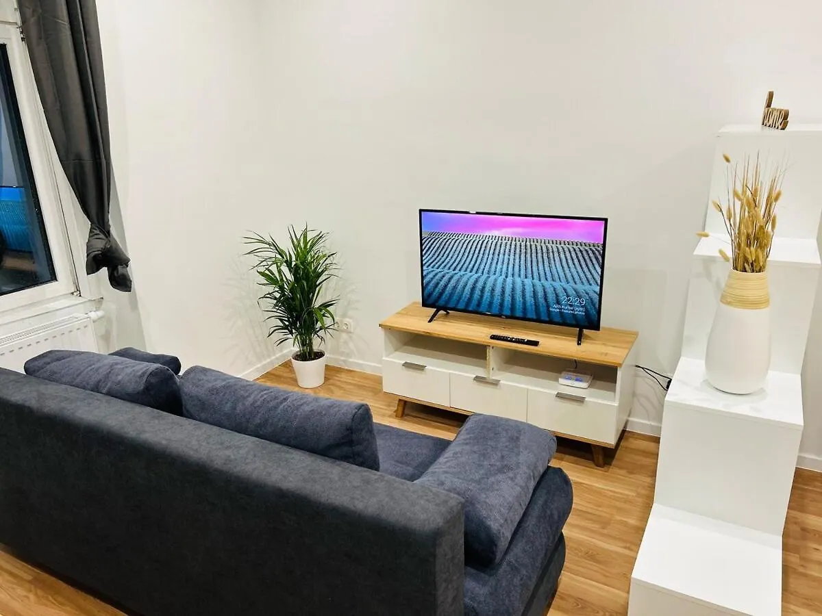 Long Term Central Renovated Apartment Vienna